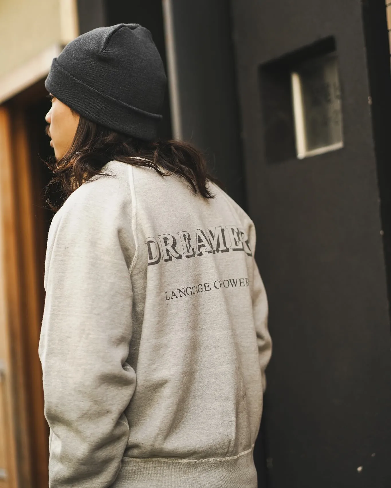 SAINT Mxxxxxx 'FLOWER' CREW NECK SWEAT SHIRTS Floral Distressed Retro Sweatshirt Distressed Gray S-XL Big Factory Four-needle Six-Thread Boneless Stitching Process/Original Horn Sleeve Version Top Printing Process Authentic Level Re-Engraving Garment Washing and Distressing/Hand-worn Graffiti Treatment Original Consistent Fruit Label/Little Angel Anti-Counterfeiting Label